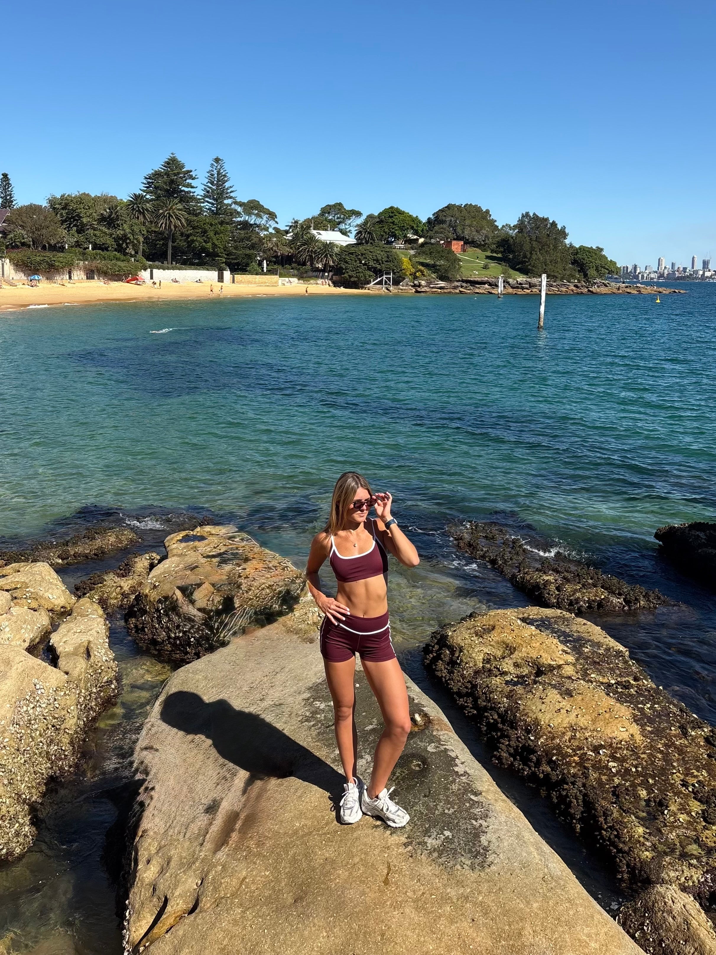 The Studio Shorts - burgundy